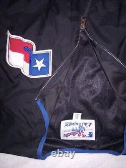 Field-Worn Texas Rangers team issued warm up jacket Hall of Famer