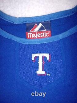 Team-issued Texas Rangers sweatshirt field worn by Ranger HoF